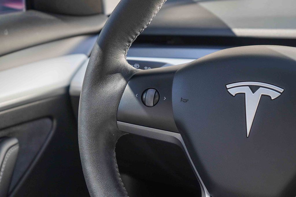 Thumbnail: 2022 Tesla Model 3 - 20