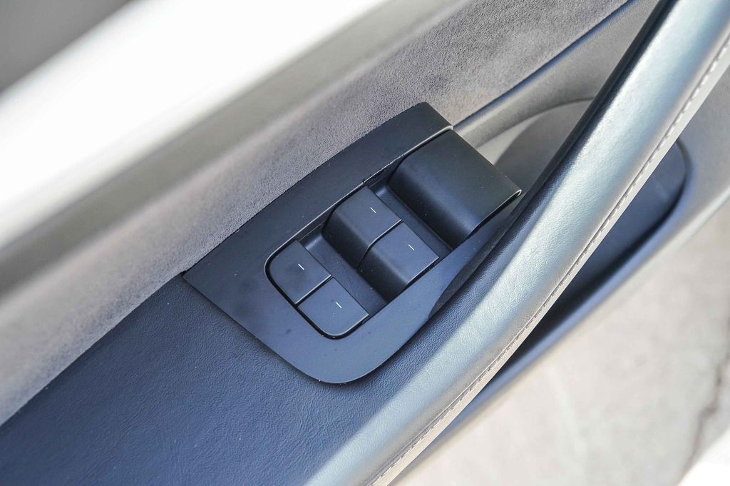 Thumbnail: 2022 Tesla Model 3 - 24
