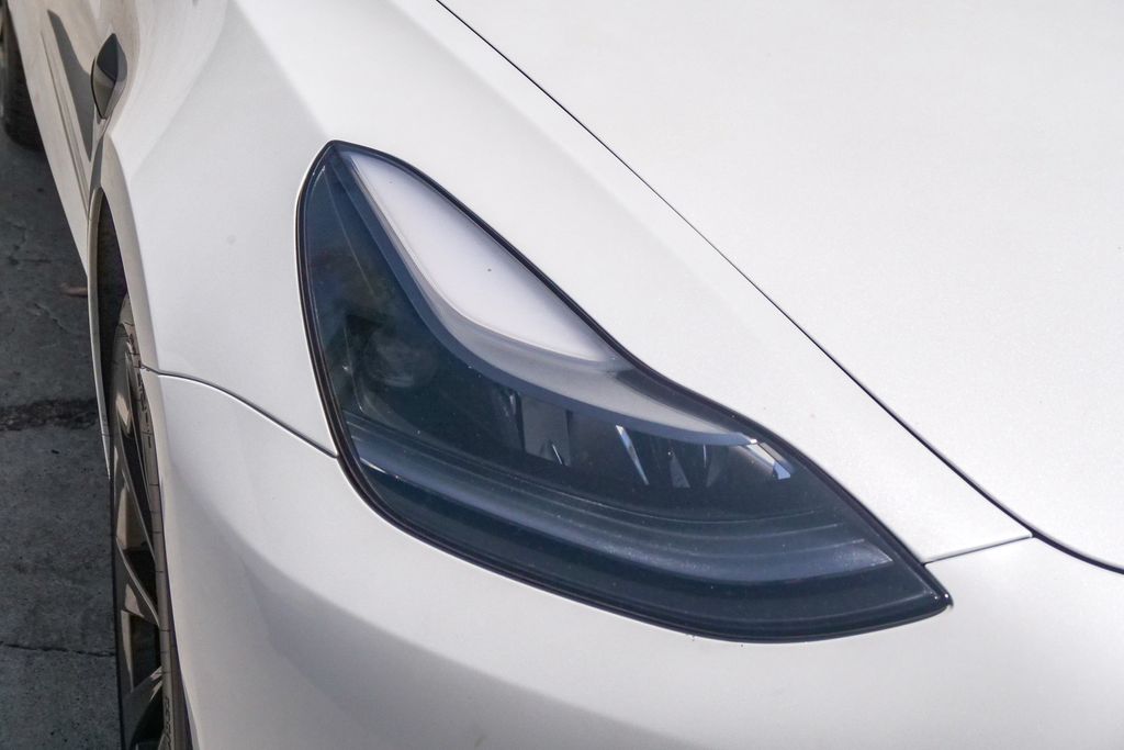 Thumbnail: 2023 Tesla Model 3 - 9