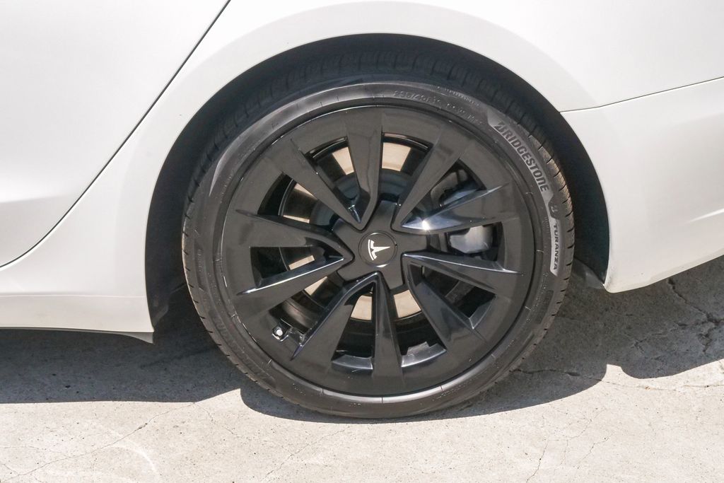 Thumbnail: 2023 Tesla Model 3 - 10