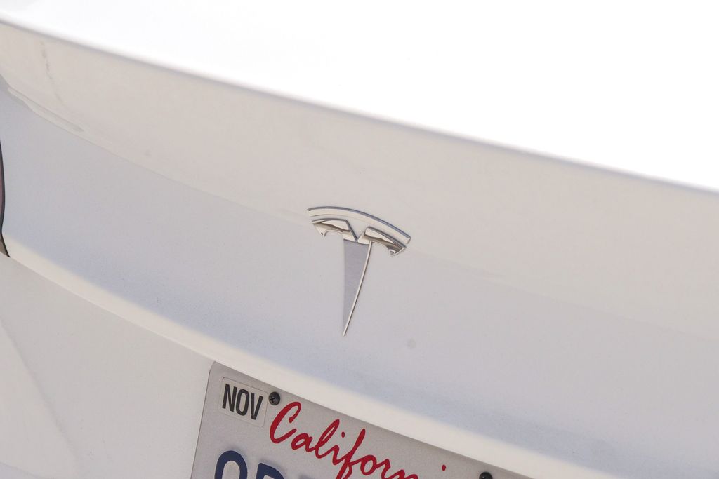 Thumbnail: 2023 Tesla Model 3 - 5