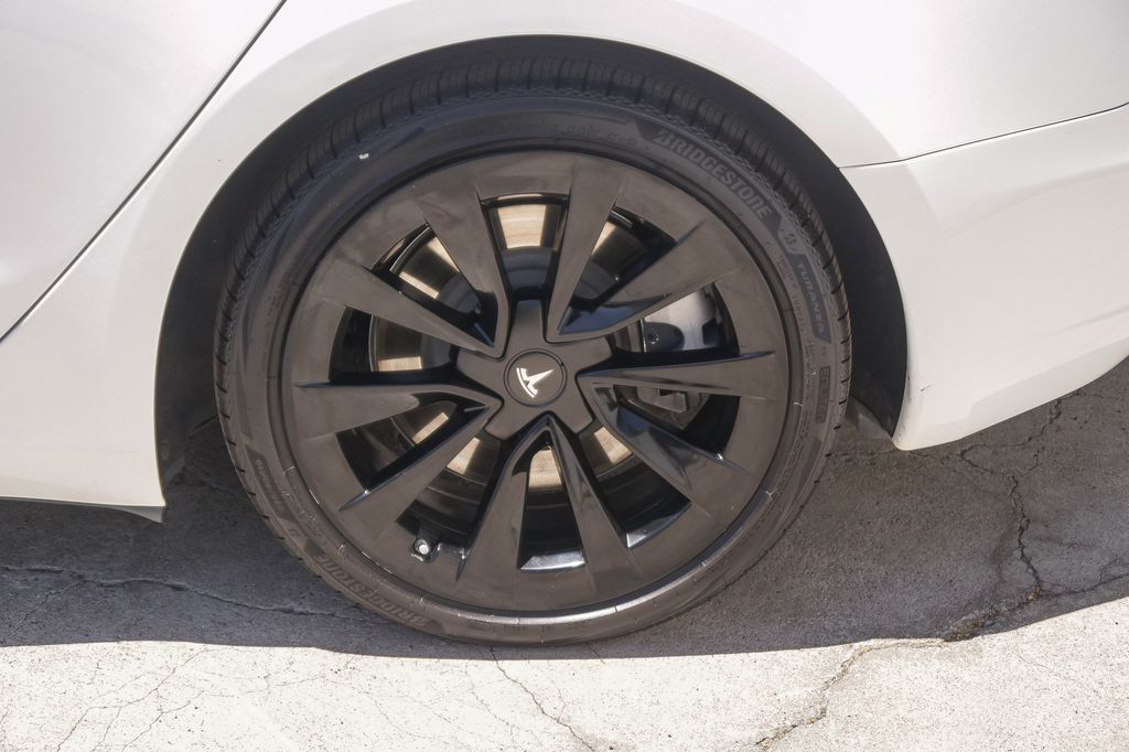Thumbnail: 2023 Tesla Model 3 - 16