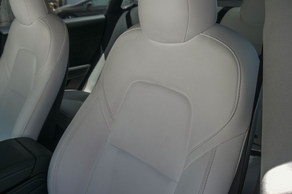 Thumbnail: 2023 Tesla Model 3 - 22