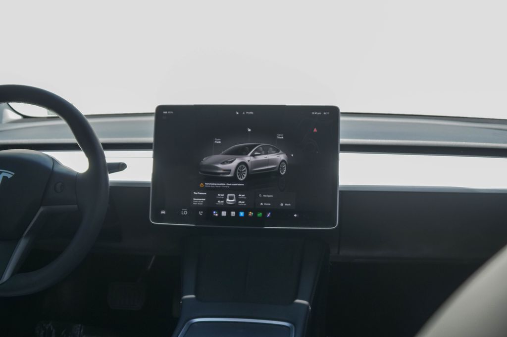 Thumbnail: 2023 Tesla Model 3 - 11