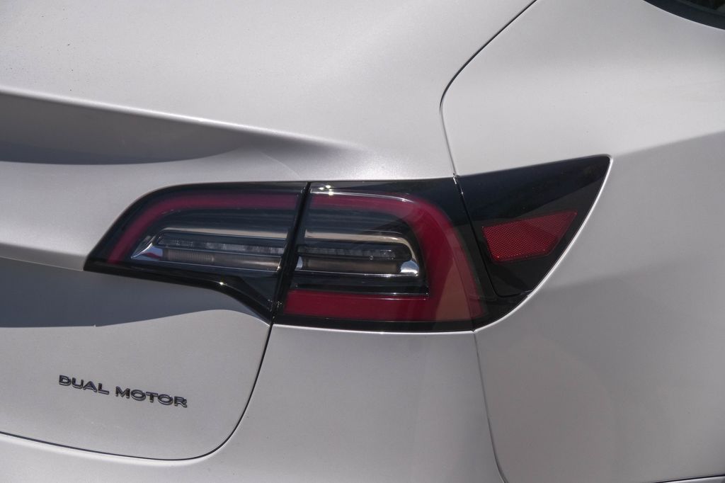 Thumbnail: 2023 Tesla Model 3 - 18