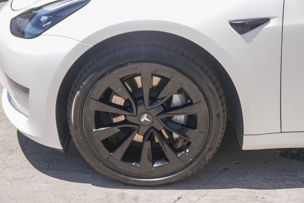 Thumbnail: 2023 Tesla Model 3 - 6