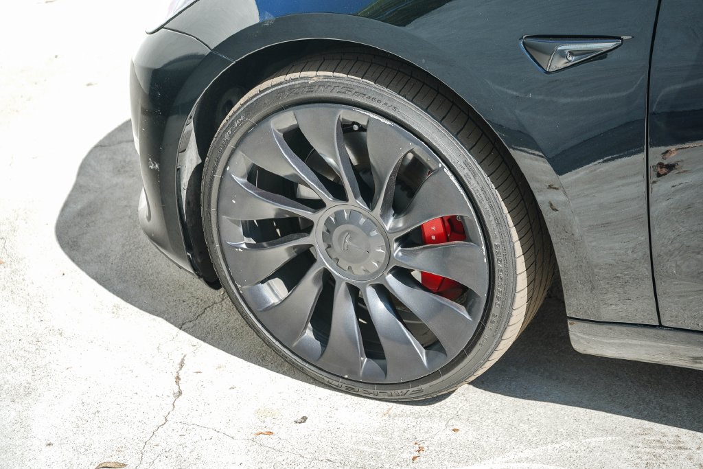 Thumbnail: 2023 Tesla Model 3 - 11