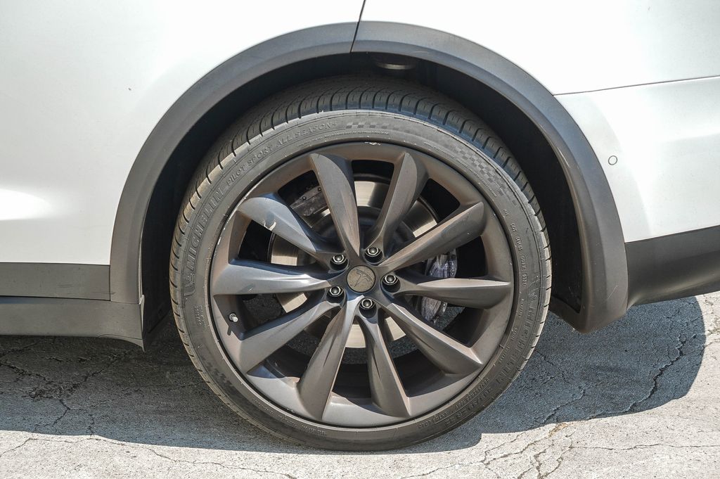 Thumbnail: 2017 Tesla Model X - 6