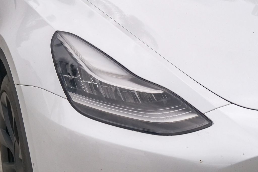 Thumbnail: 2021 Tesla Model Y - 16