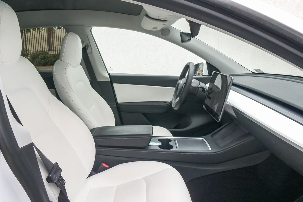 Thumbnail: 2021 Tesla Model Y - 8