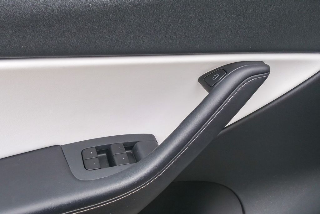Thumbnail: 2021 Tesla Model Y - 20