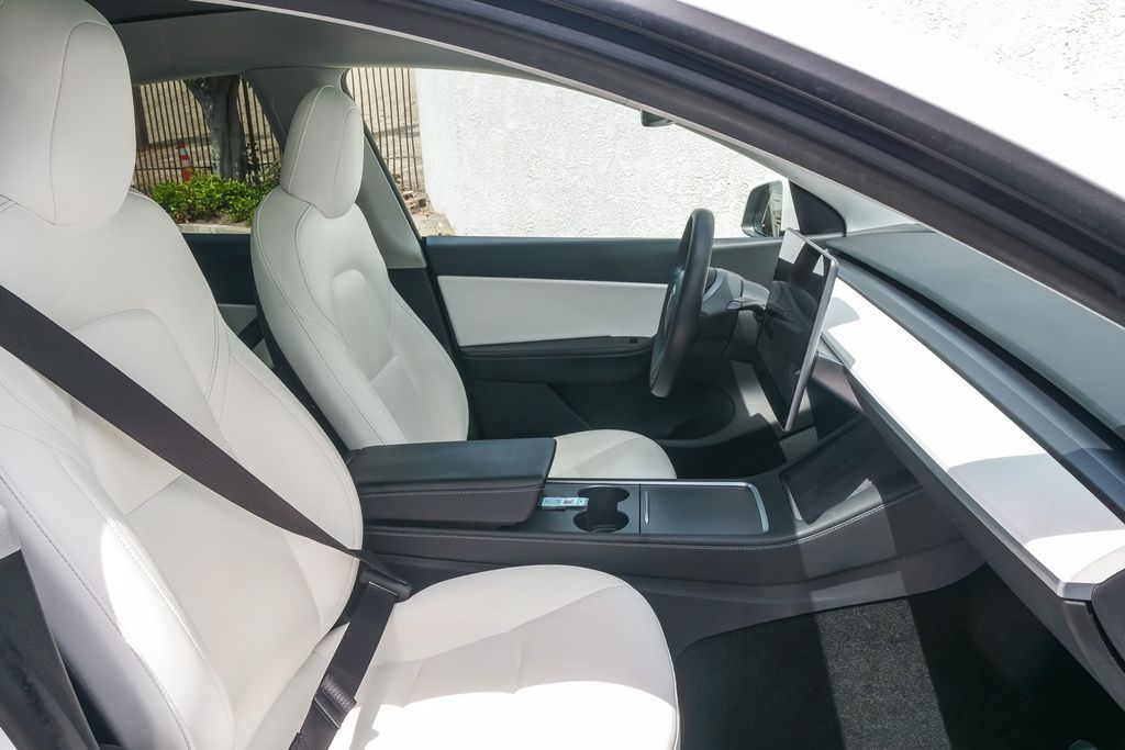 Thumbnail: 2021 Tesla Model Y - 8