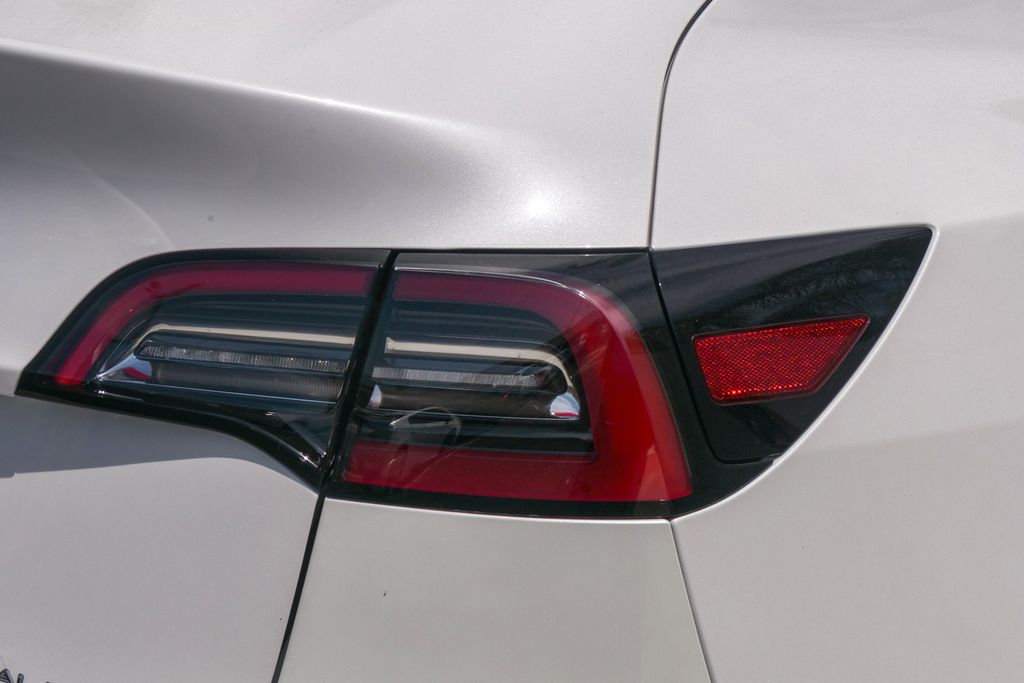 Thumbnail: 2021 Tesla Model Y - 17