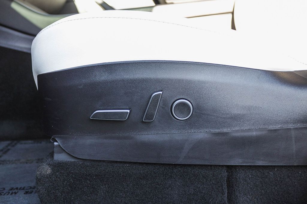 Thumbnail: 2021 Tesla Model Y - 21