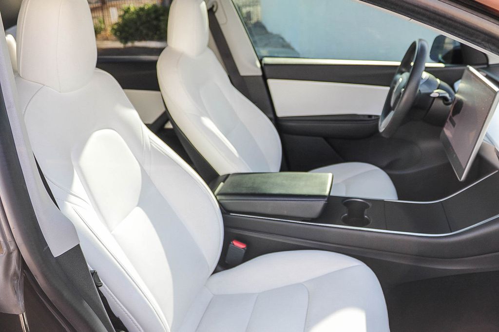 Thumbnail: 2021 Tesla Model Y - 9