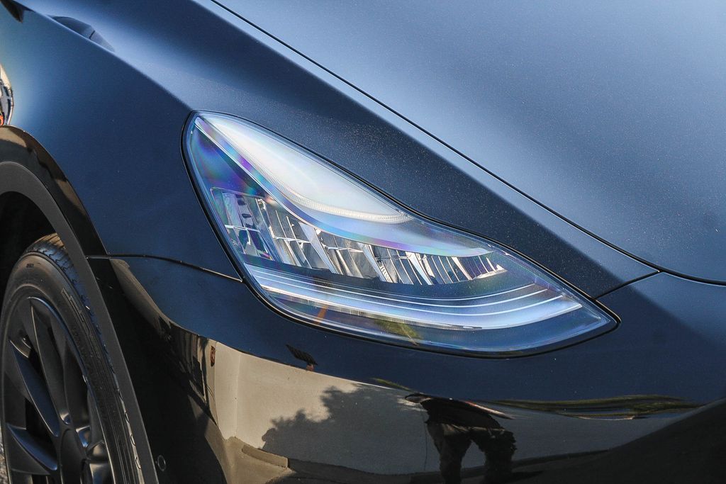 Thumbnail: 2021 Tesla Model Y - 18