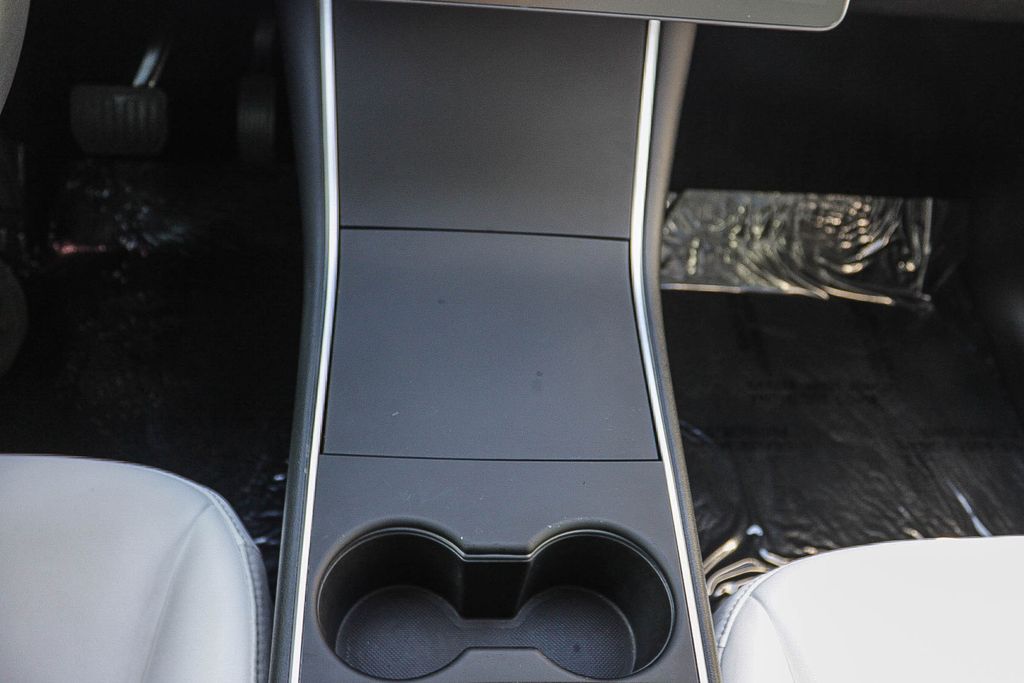 Thumbnail: 2021 Tesla Model Y - 23