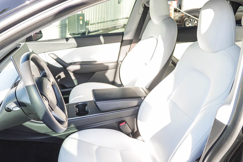 Thumbnail: 2021 Tesla Model Y - 10
