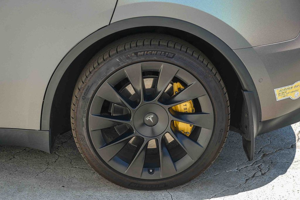 Thumbnail: 2021 Tesla Model Y - 5