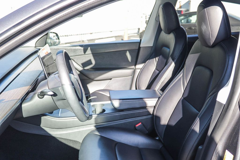 Thumbnail: 2022 Tesla Model Y - 8