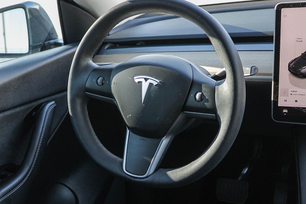 Thumbnail: 2022 Tesla Model Y - 11