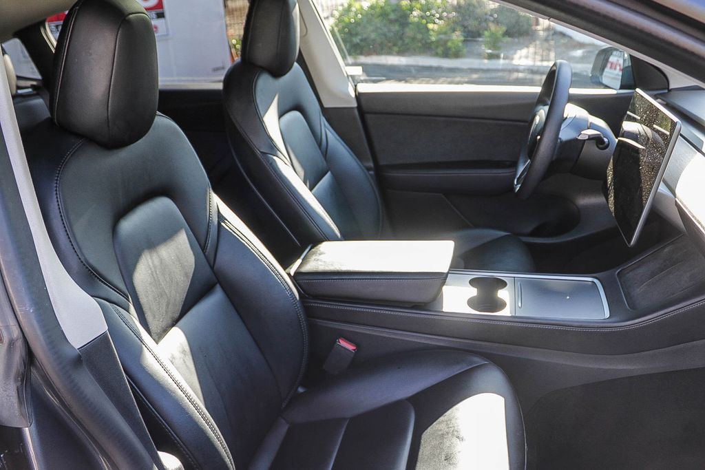 Thumbnail: 2022 Tesla Model Y - 9