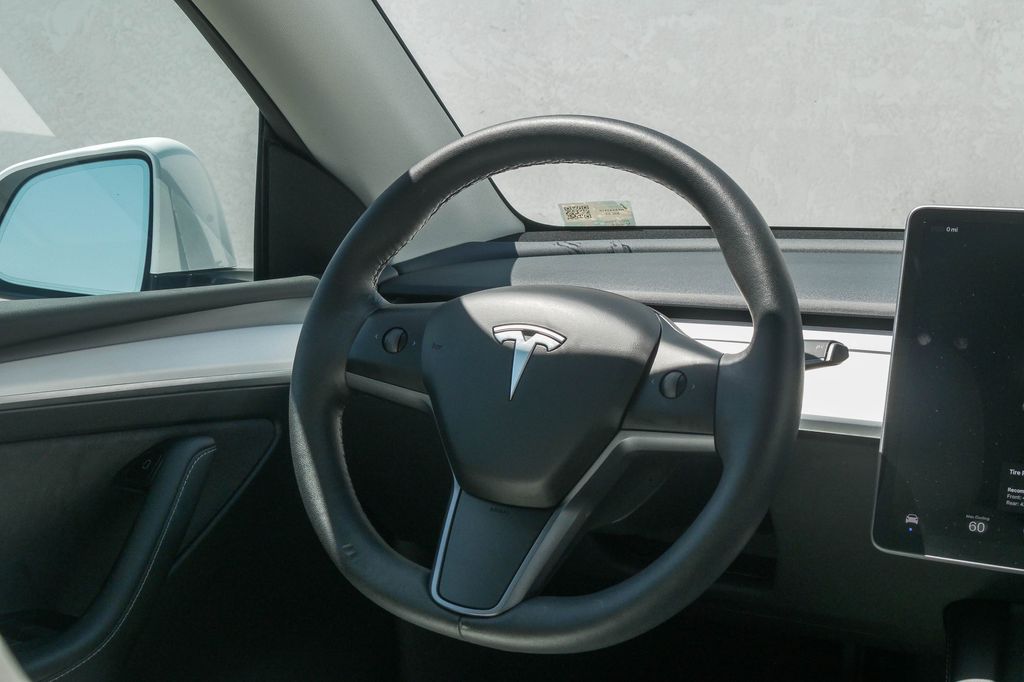 Thumbnail: 2022 Tesla Model Y - 8