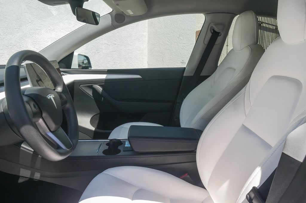 Thumbnail: 2022 Tesla Model Y - 10