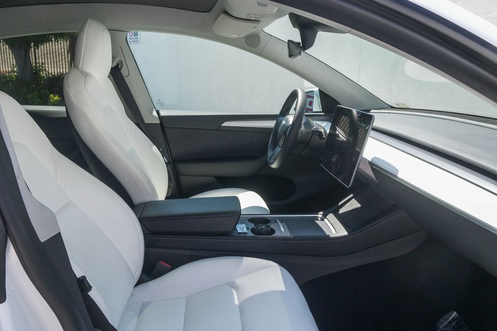 Thumbnail: 2022 Tesla Model Y - 9