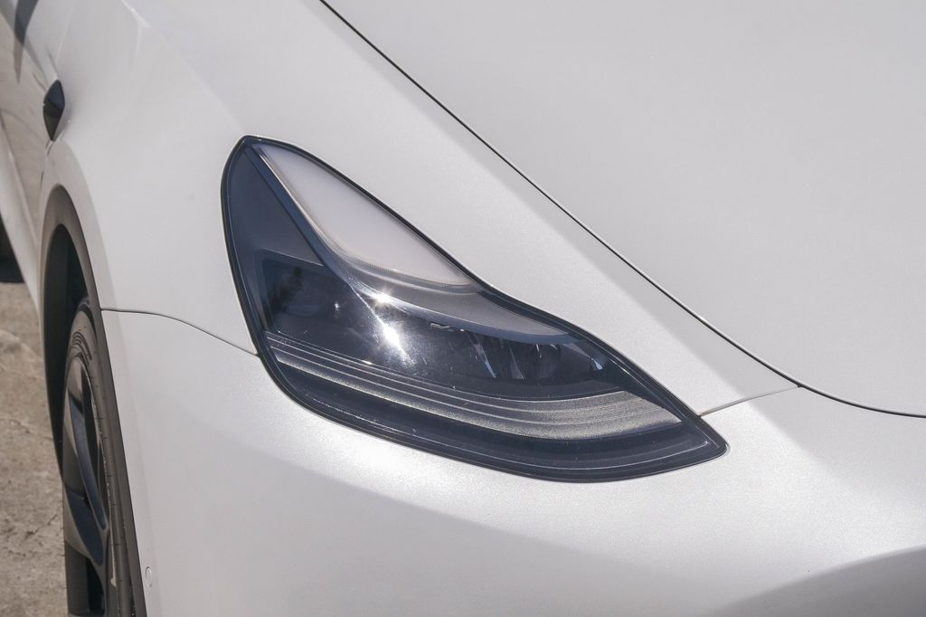 Thumbnail: 2022 Tesla Model Y - 16