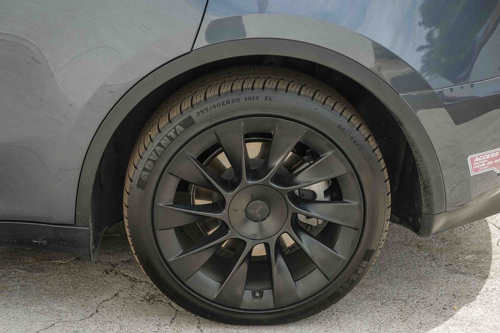 Thumbnail: 2023 Tesla Model Y - 6