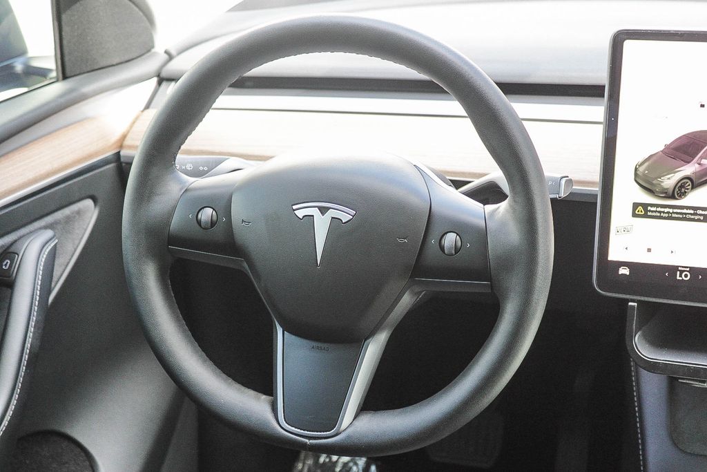 Thumbnail: 2023 Tesla Model Y - 8