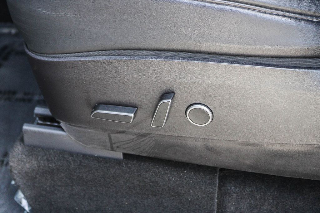 Thumbnail: 2022 Tesla Model Y - 24