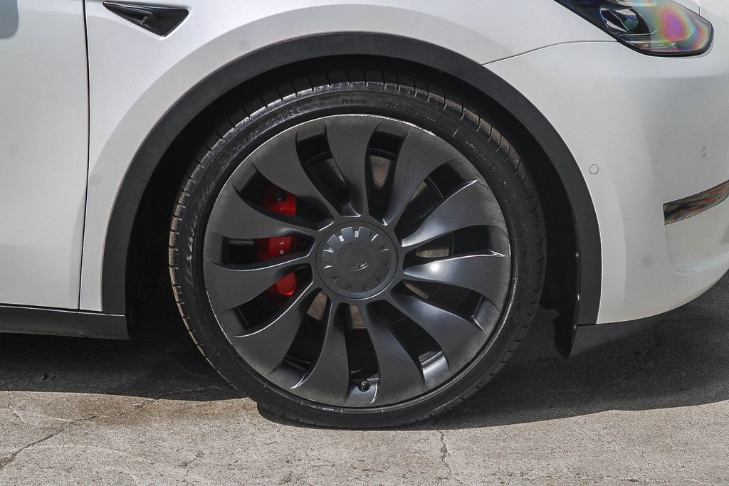 Thumbnail: 2022 Tesla Model Y - 21