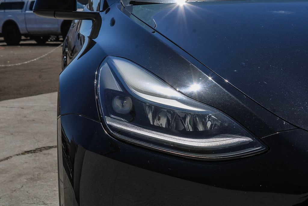 Thumbnail: 2022 Tesla Model Y - 11