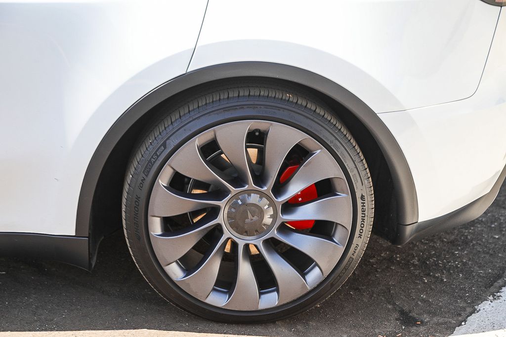 Thumbnail: 2025 Tesla Model Y - 10