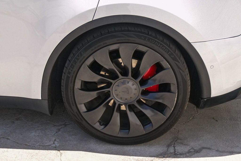 Thumbnail: 2022 Tesla Model Y - 8