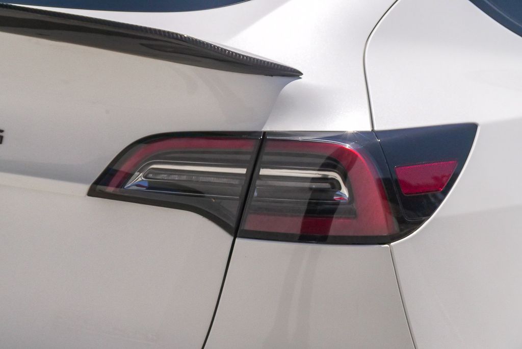 Thumbnail: 2022 Tesla Model Y - 11