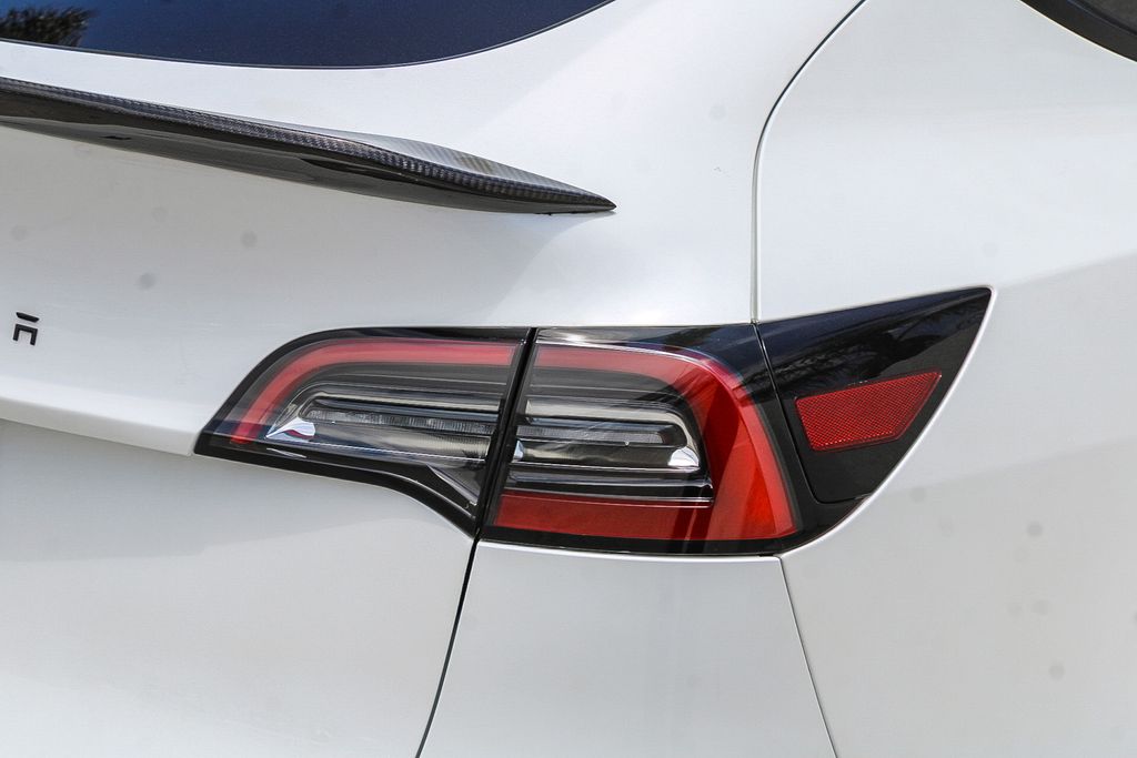 Thumbnail: 2022 Tesla Model Y - 16