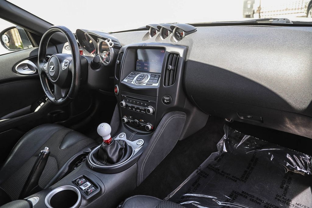 Thumbnail: 2014 Nissan Z - 8
