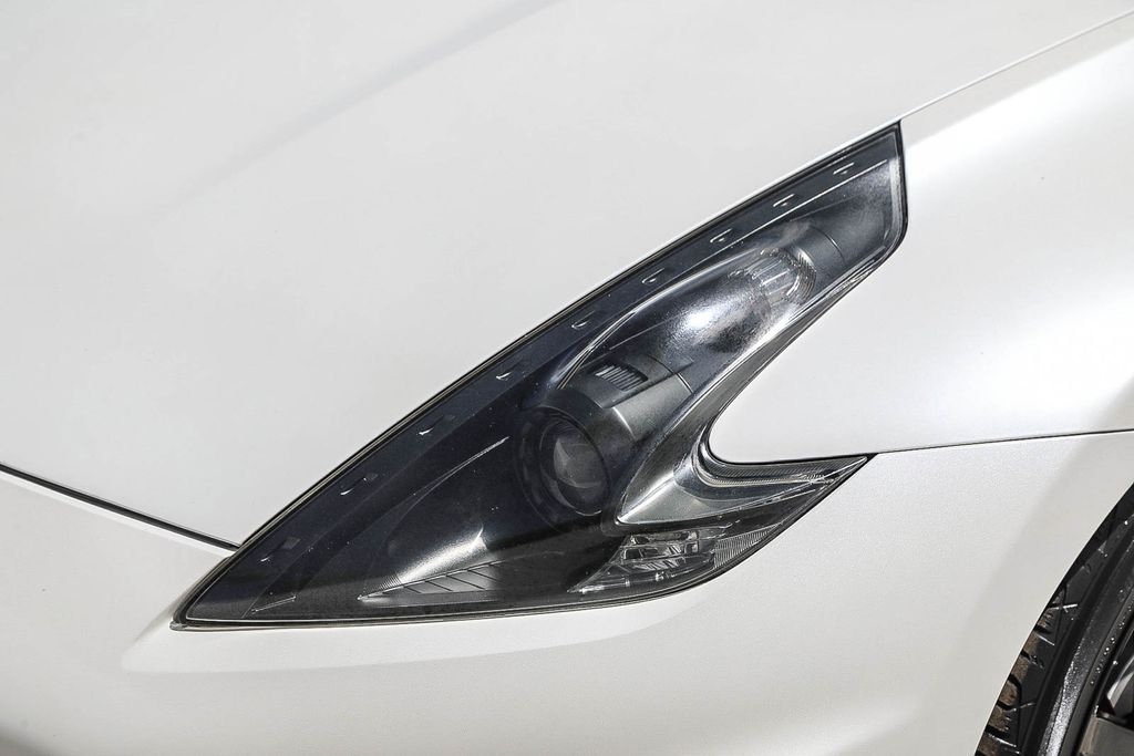 Thumbnail: 2014 Nissan Z - 18