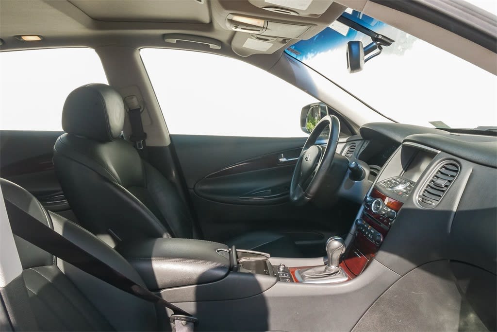 Thumbnail: 2016 INFINITI QX50 - 9