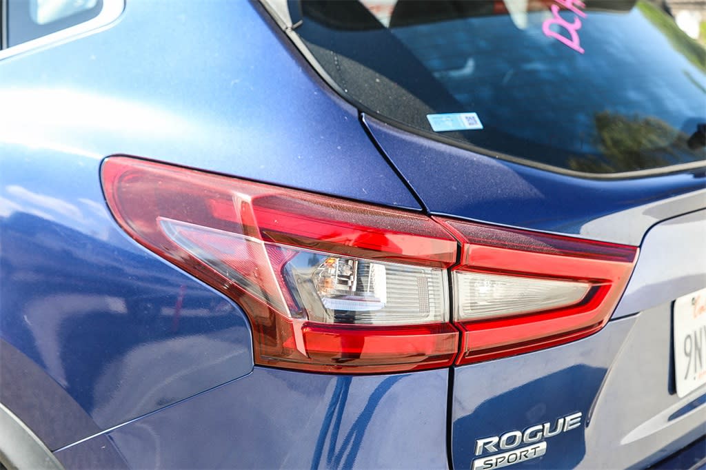 Thumbnail: 2021 Nissan Rogue Sport - 12