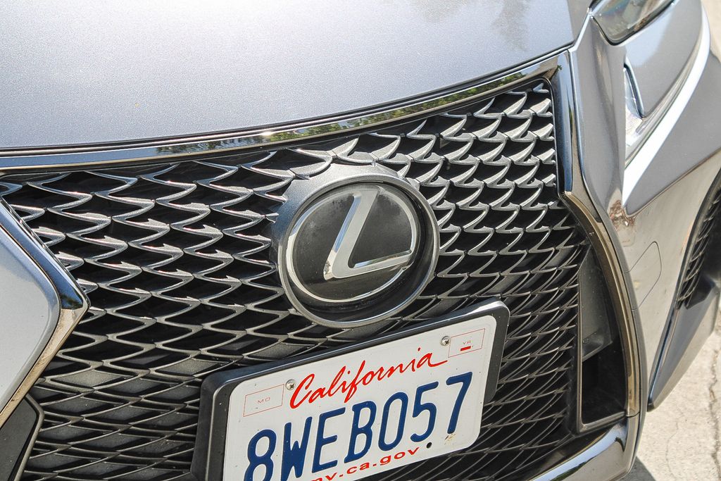Thumbnail: 2018 Lexus IS - 12