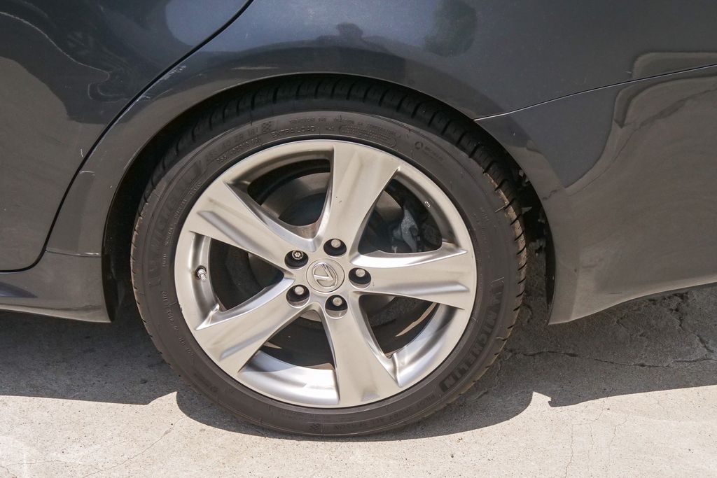 Thumbnail: 2011 Lexus IS - 10