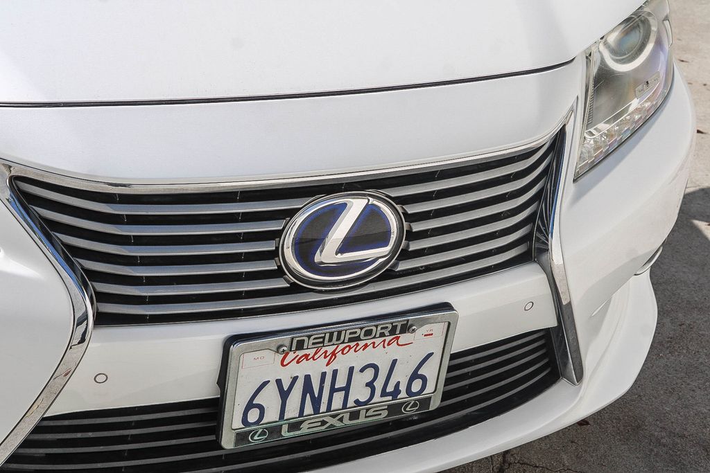 Thumbnail: 2013 Lexus ES - 12