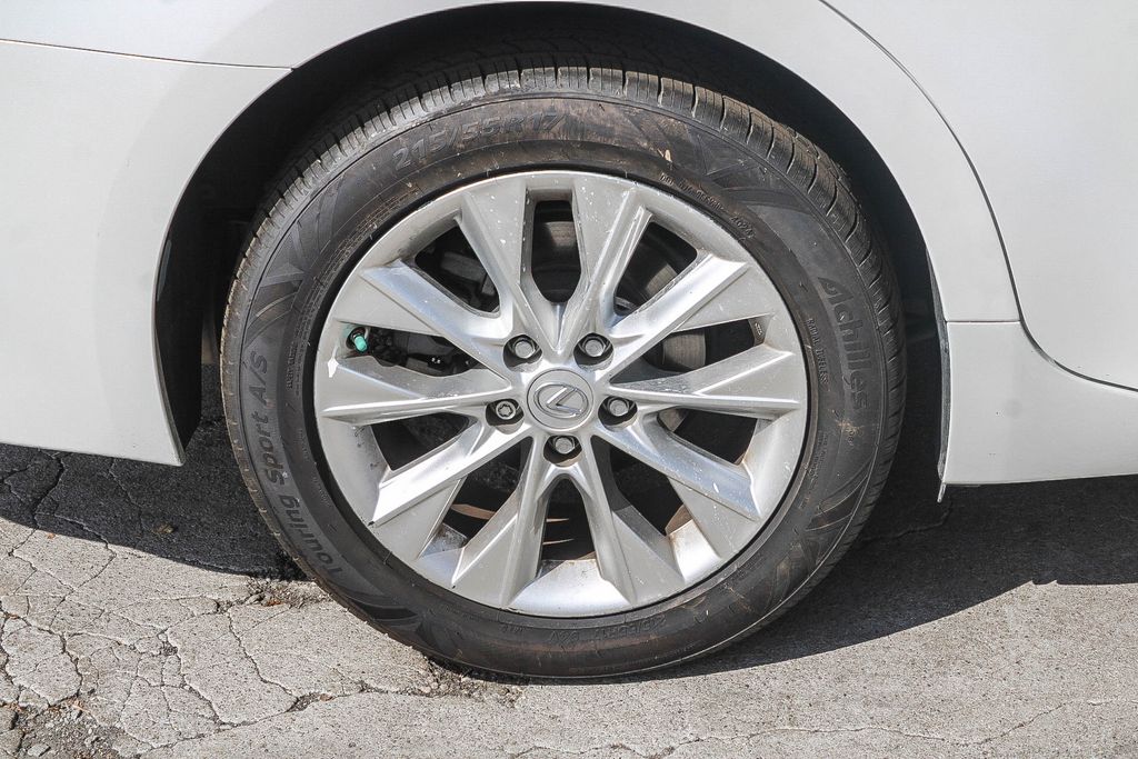 Thumbnail: 2013 Lexus ES - 5