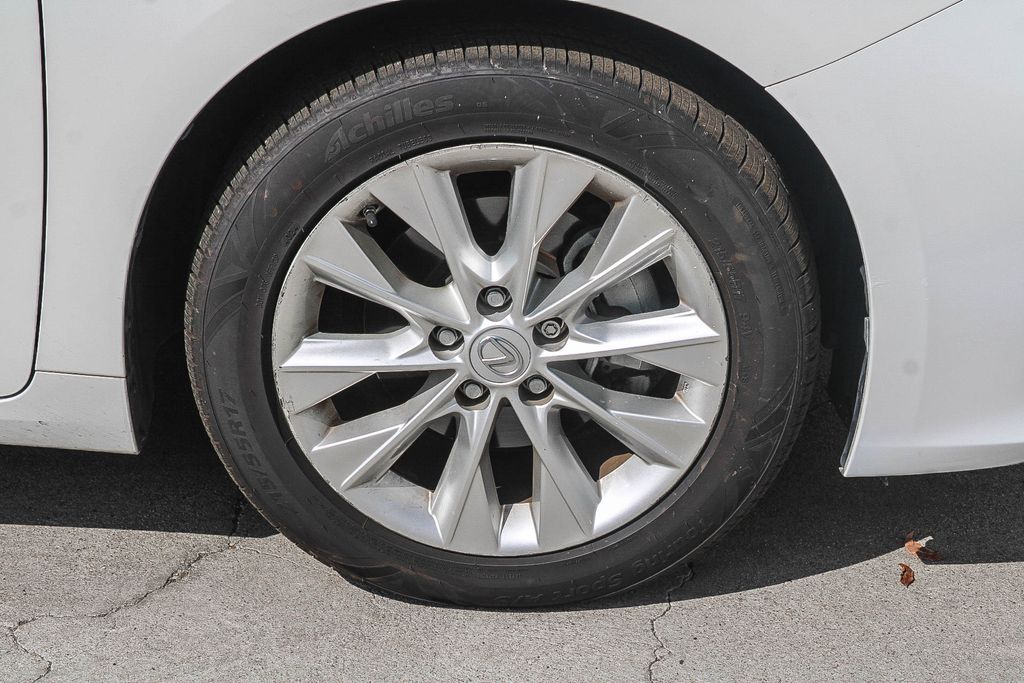Thumbnail: 2013 Lexus ES - 10