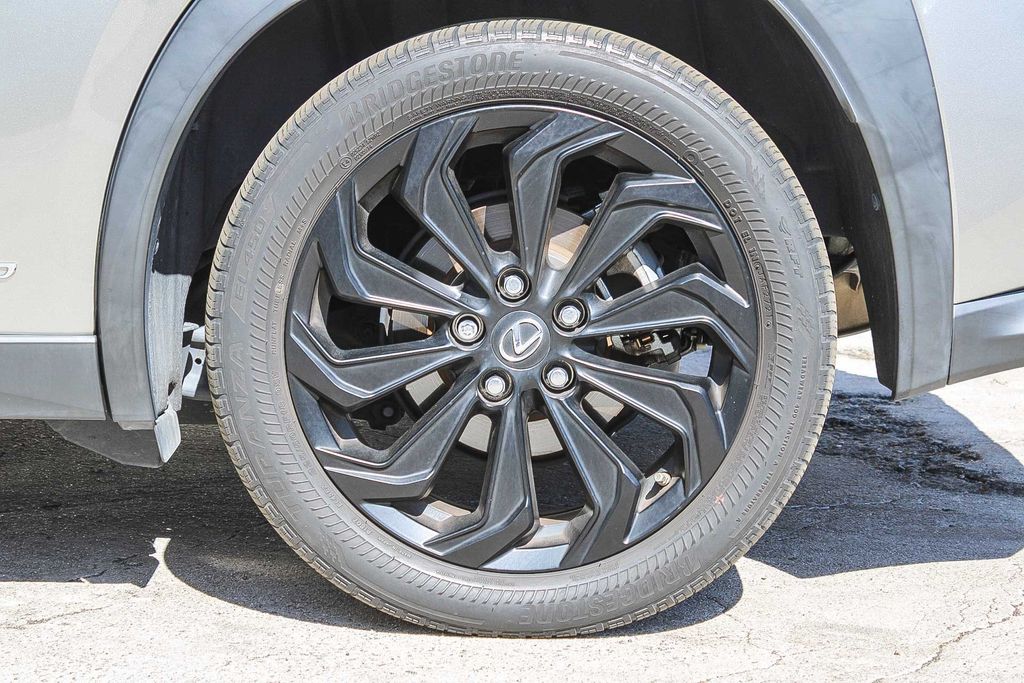 Thumbnail: 2021 Lexus UX - 5