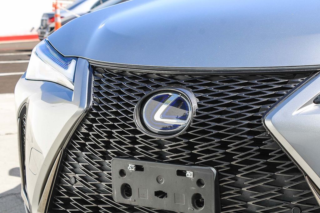 Thumbnail: 2021 Lexus UX - 7